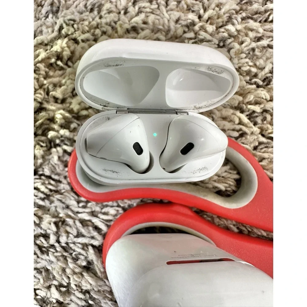 Lot Of 2 Apple Airpods First Generation Working & For Parts *READ DESCRIPTION*
